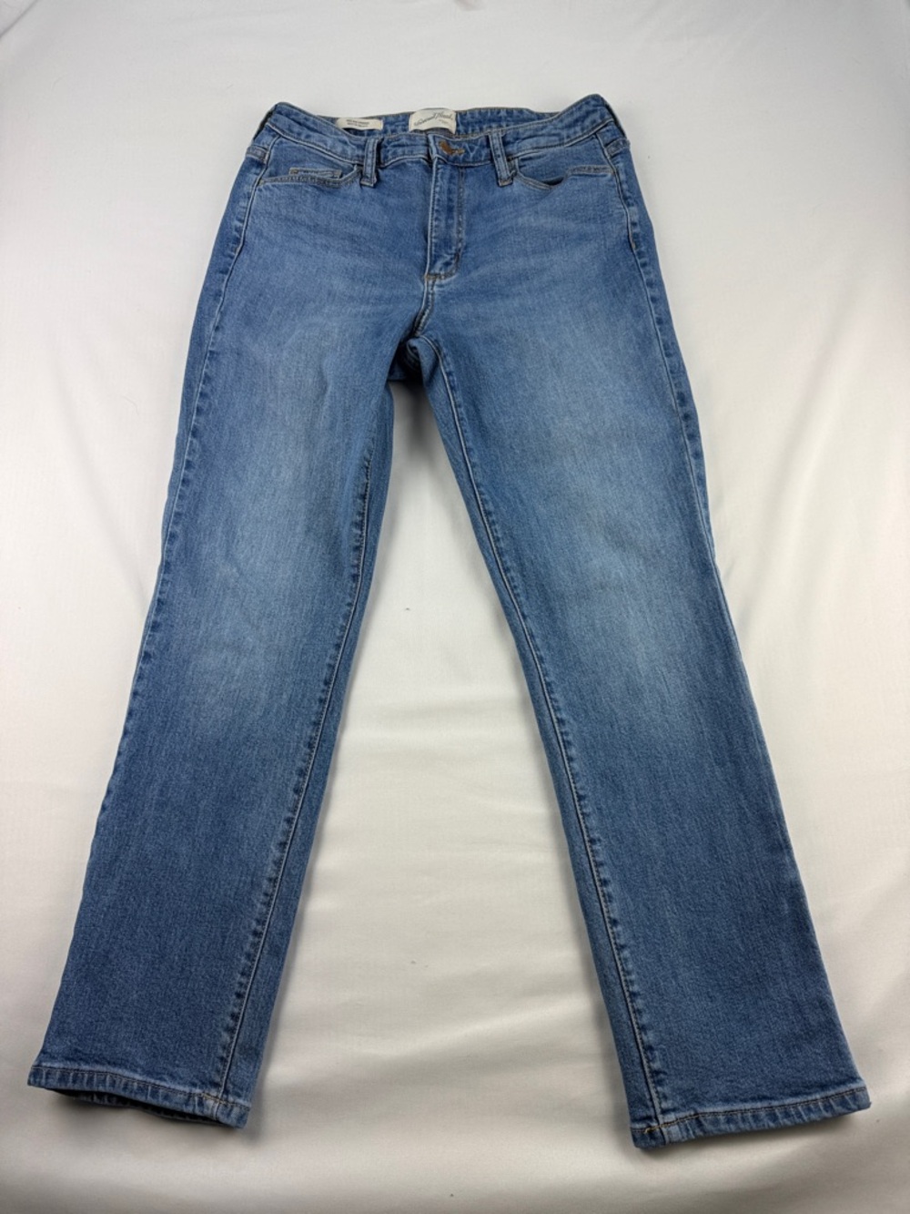 Universal Thread High Rise Straight Jeans – Size 28